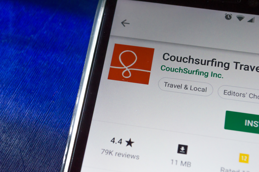 couchsurfing, how to make money while traveling the world